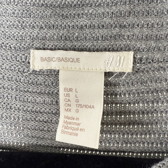 H&M • Ribbed Gray Crewneck Sweater • Women’s Size L - Picture 3 of 8